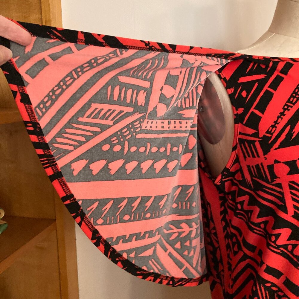 IMAN Global Chic Abstract Key-hole Samoan Puletasi style print Resort Cape - Picture 7 of 15